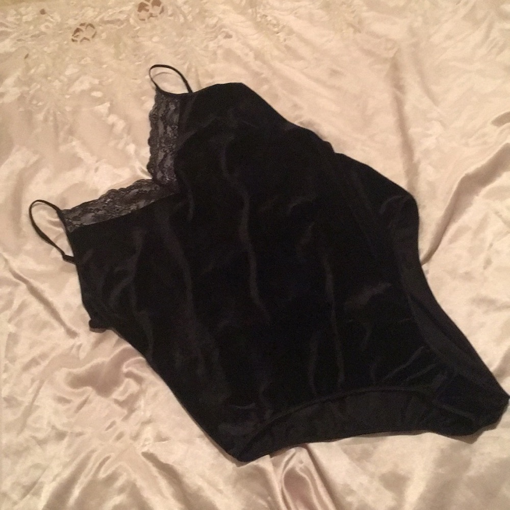 NWOT Ambrielle Velvet & Mesh bodysuit XXL